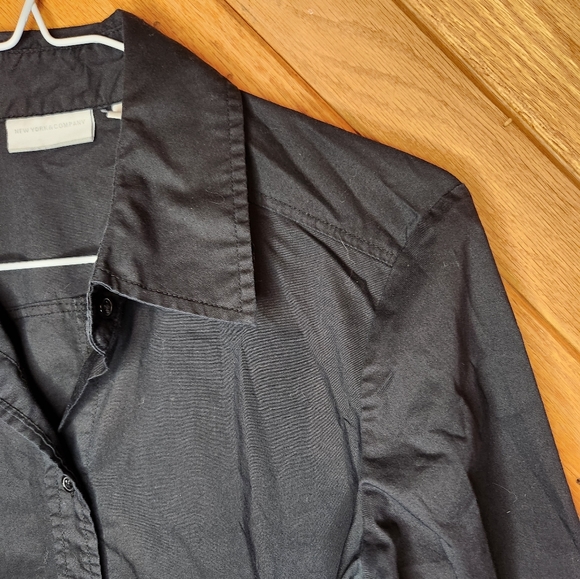 New York and Company black collared quarter length sleeve button down top medium - Picture 2 of 12